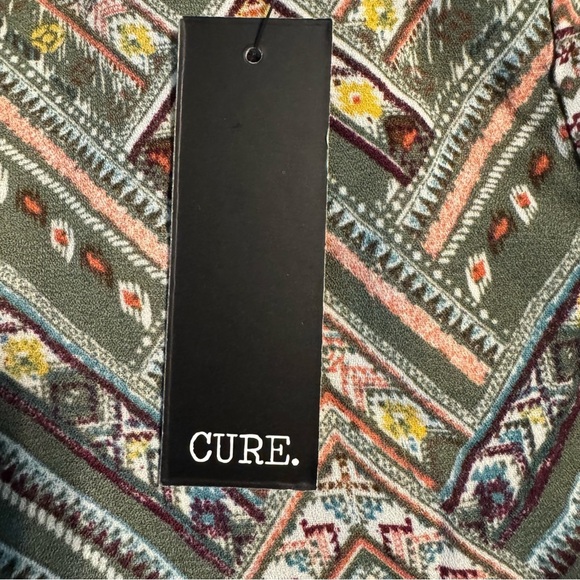 Cure Geometric Patterned Blouse - Picture 5 of 7